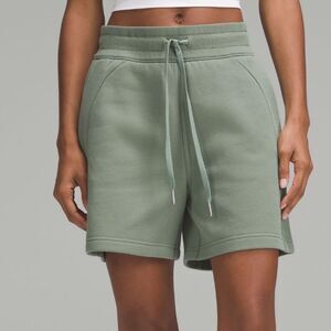 Lululemon scuba high rise short 5” in grey eucalyptus brand new with tags size 8